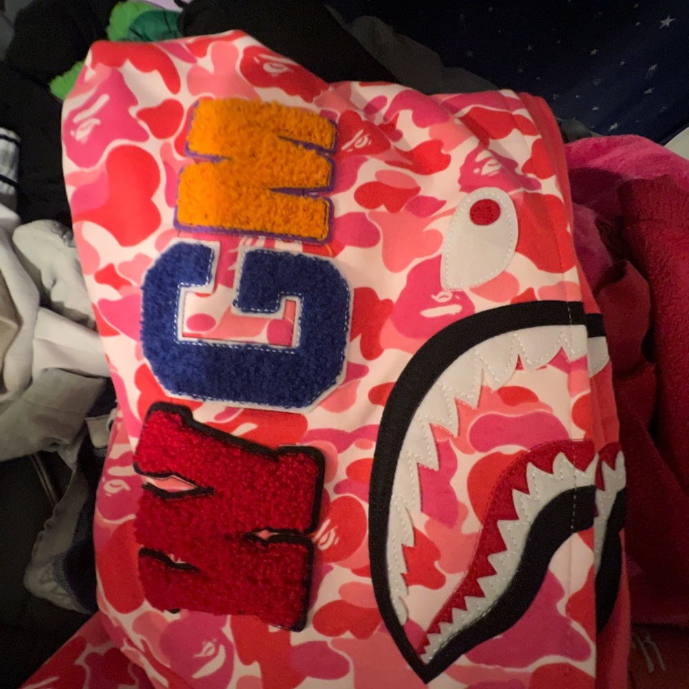 Bapesta pink zip up
Colorful graphic hoodie
Pink bape zip up hoodie - Picture 3 of 7